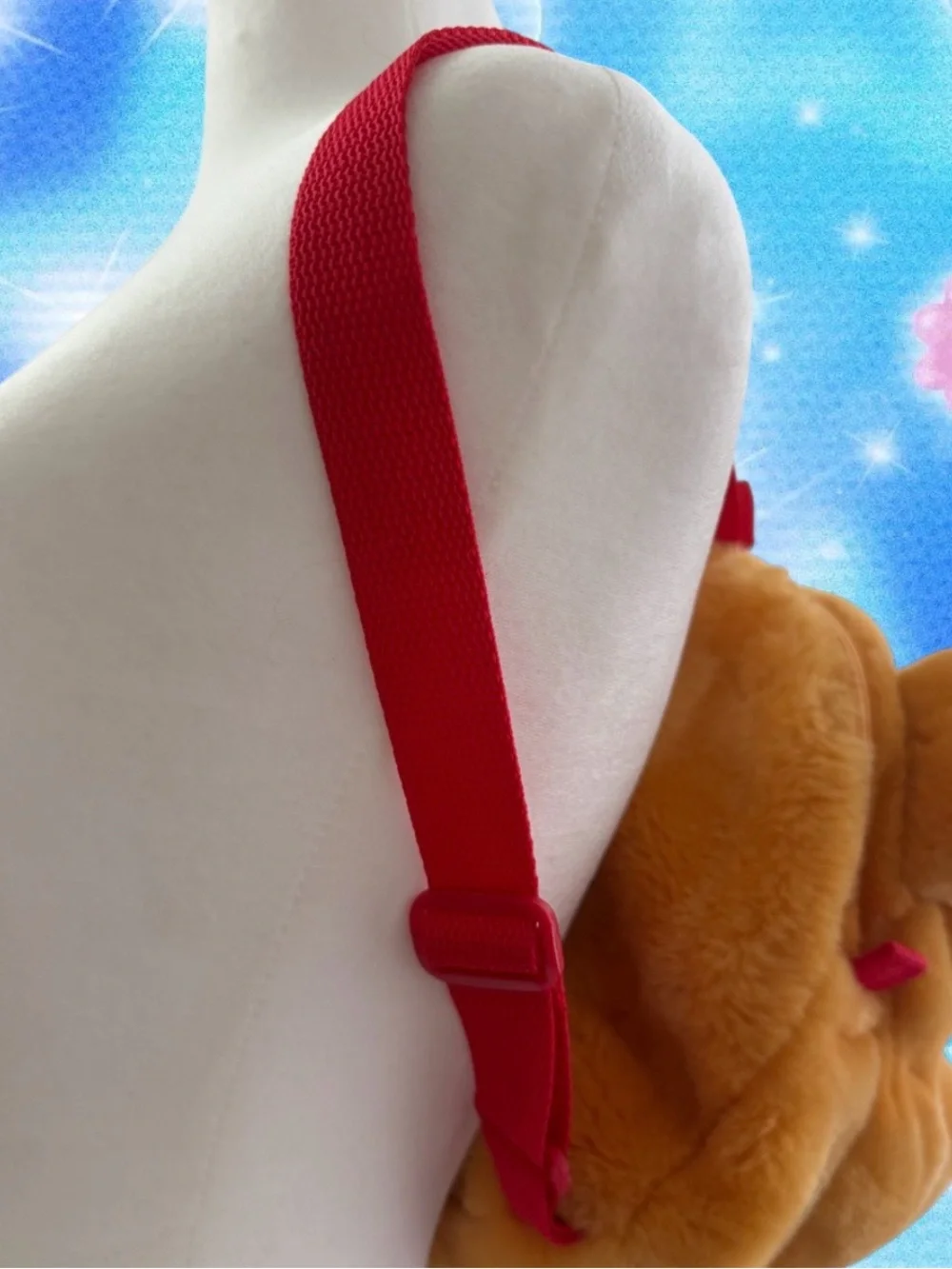 Disney Store Winnie the Pooh Head Vtg backpack with red straps 13